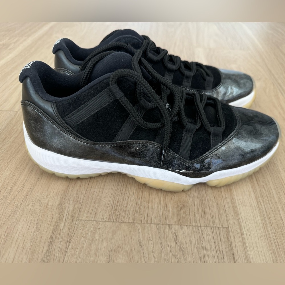 Jordan 11 Retro Low “72-10” size 10